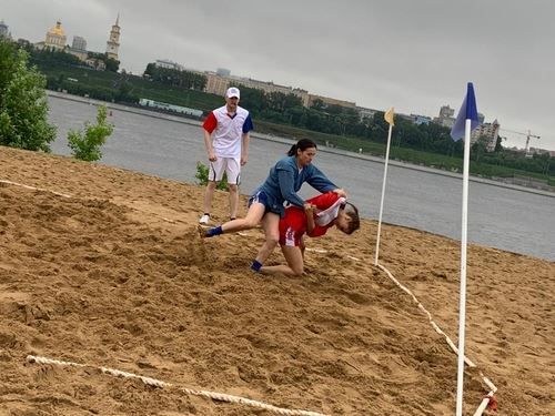 
<p>                                Впервые в Пермском крае прошел чемпионат по пляжному самбо</p>
<p>                        